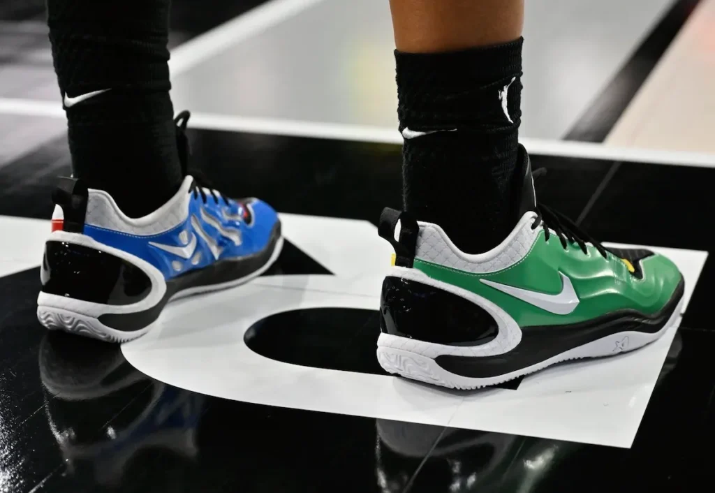 Nike A'Two