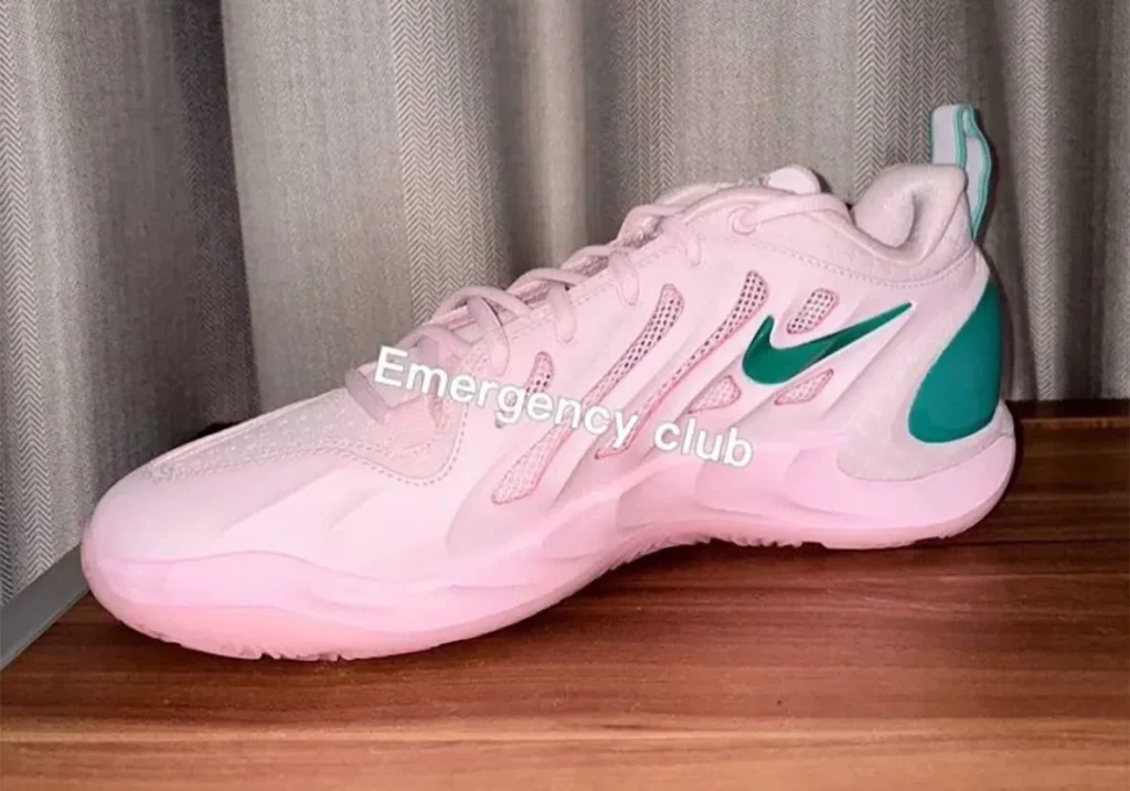 Nike A'Two