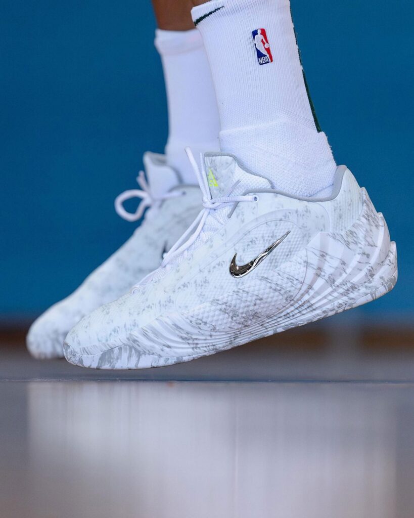 Nike Giannis Freak 8