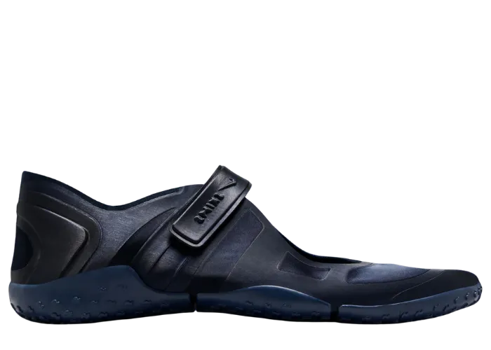 NikeSKIMS Rift Satin Obsidian, style code IQ7158-400