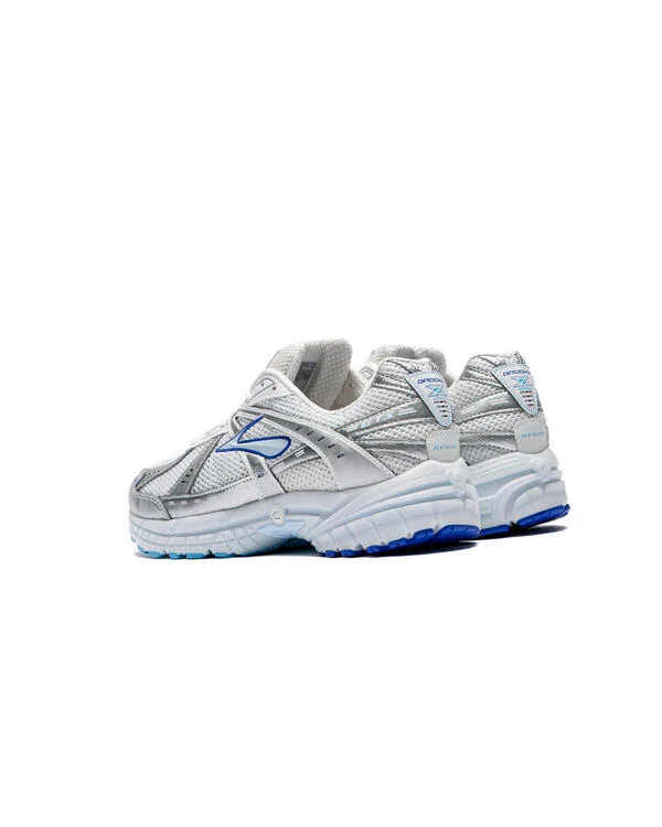 Brooks Adrenaline GTS 10 medial side showing the synthetic overlays