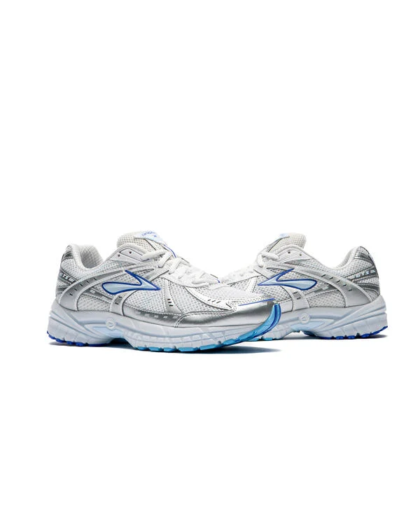 Brooks Adrenaline GTS 10 heel with the Go-To Series badge