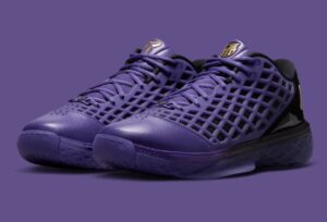 FC Barcelona x Nike Kobe 3 Low Protro in Electro Purple with metallic gold branding, style code IO6257-001