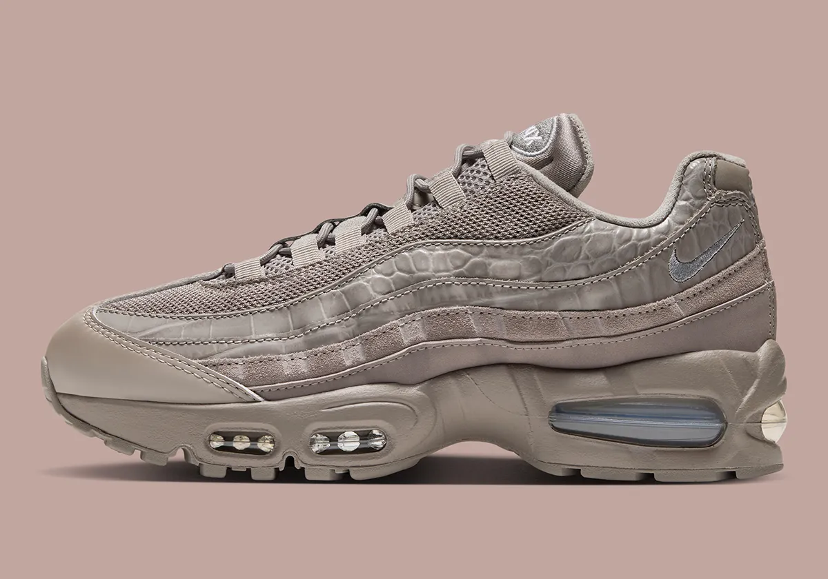 Nike Air Max 95 Croc Enigma Stone lateral profile