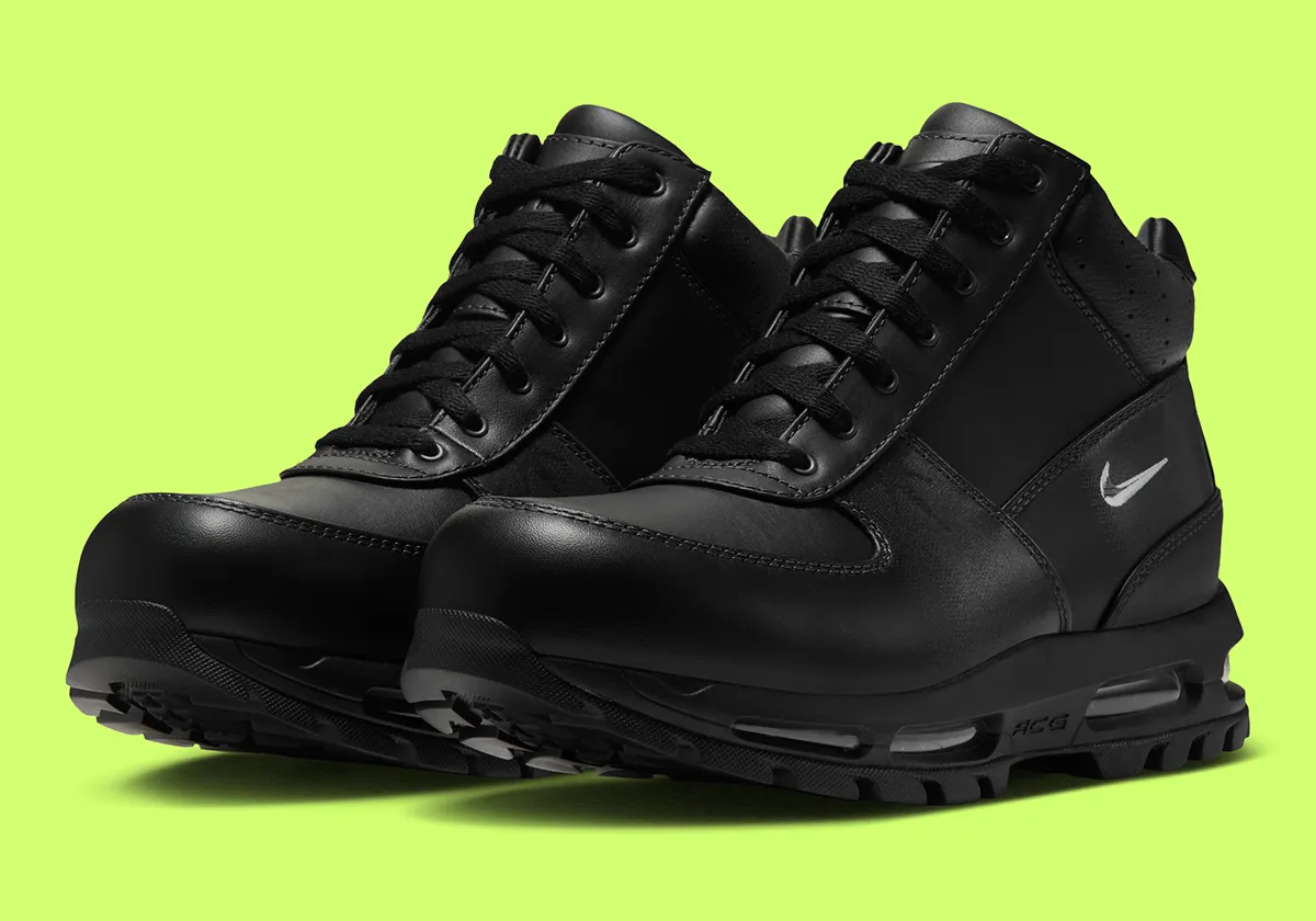 Nike Air Max Goadome Black and Volt pair three quarter view