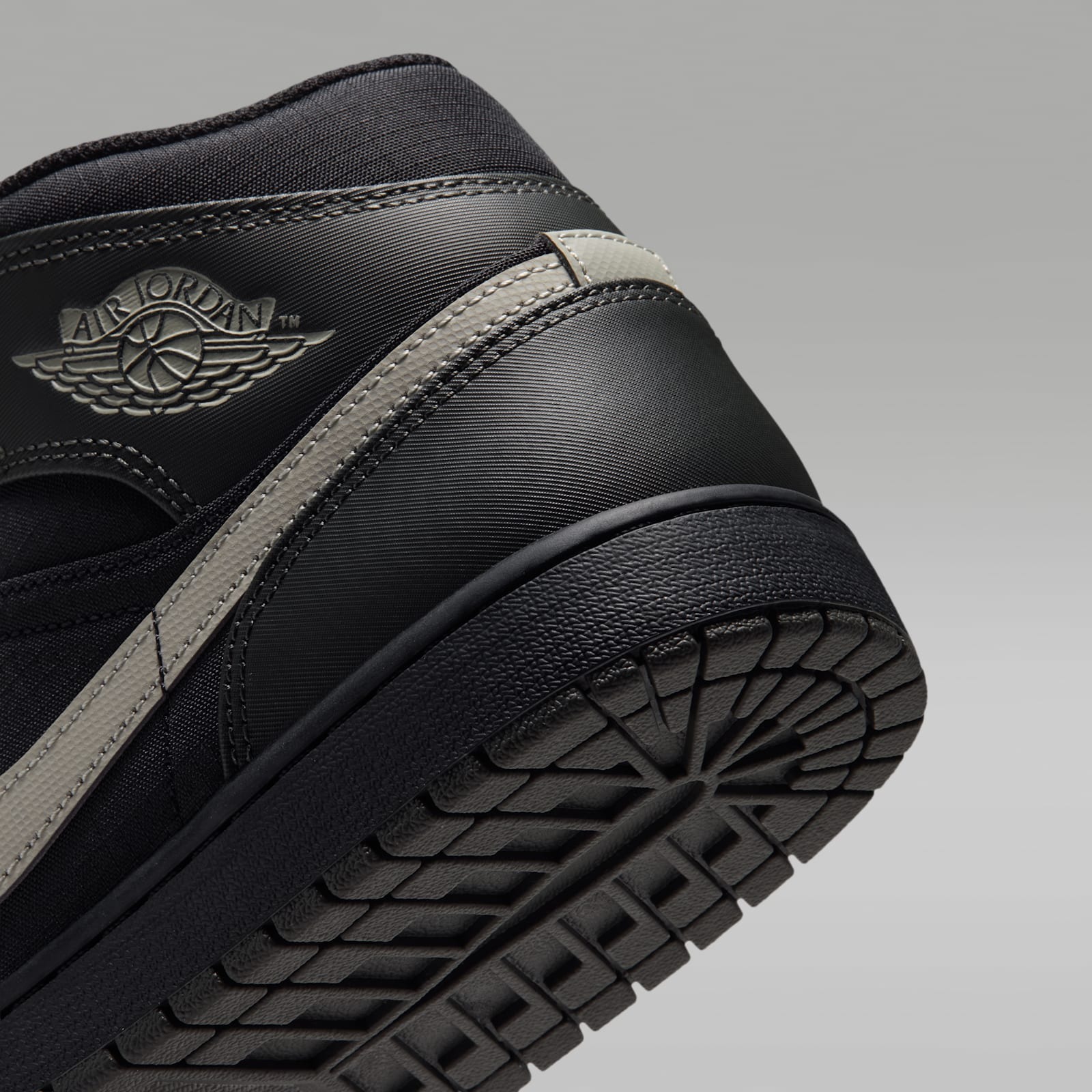 Air Jordan 1 Mid Utility