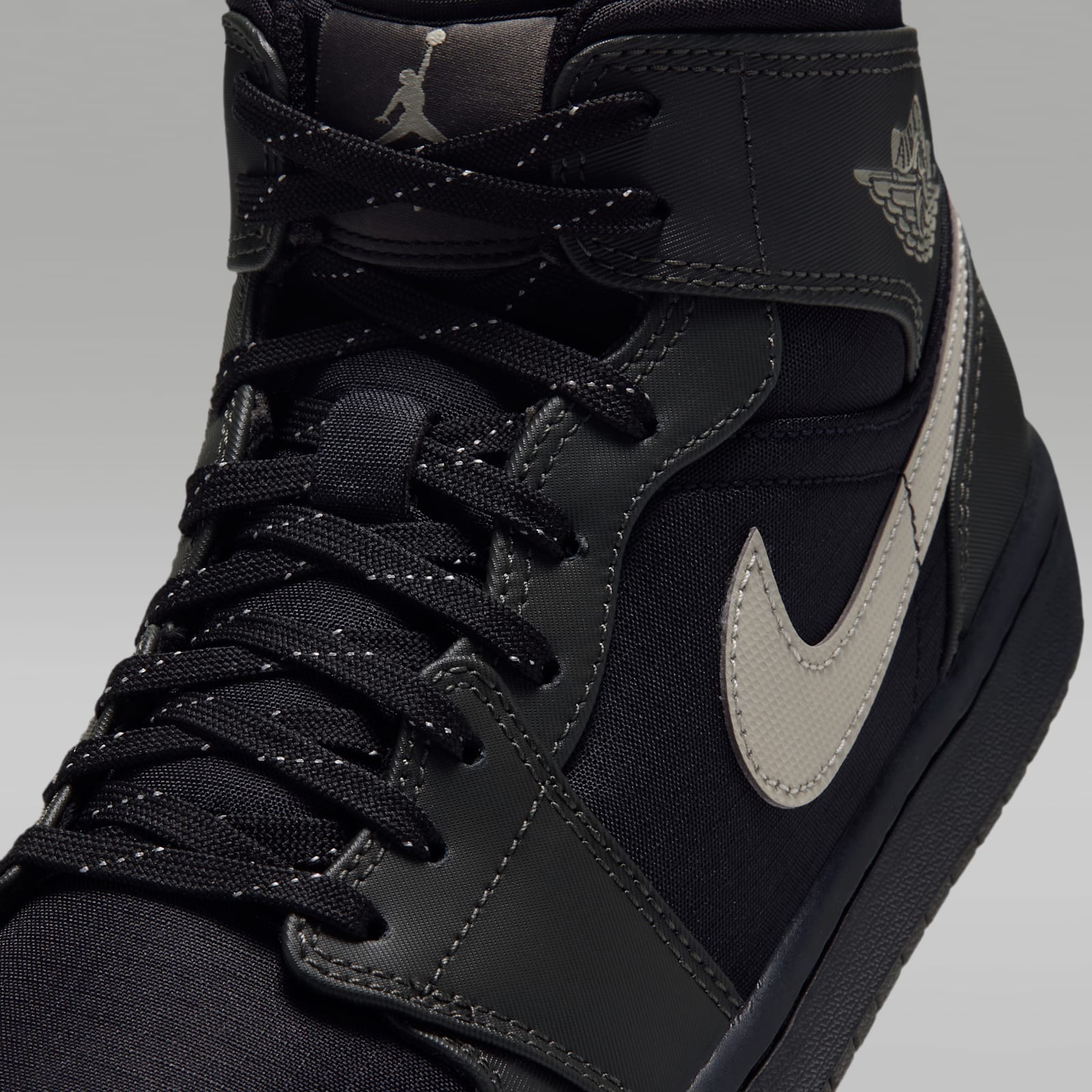 Air Jordan 1 Mid Utility