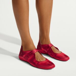 The NikeSKIMS Rift Satin Arrives in University Red, and the Split Toe Came From Kenyan Runners